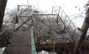 Пирс в Усть-Качке на винтовых сваях