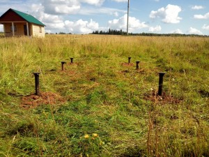 Фундамент в деревне Полуденная