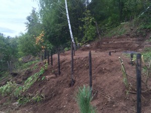 Подпорная стенка на винтовых сваях