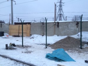 Забор на винтовых сваях в Березниках